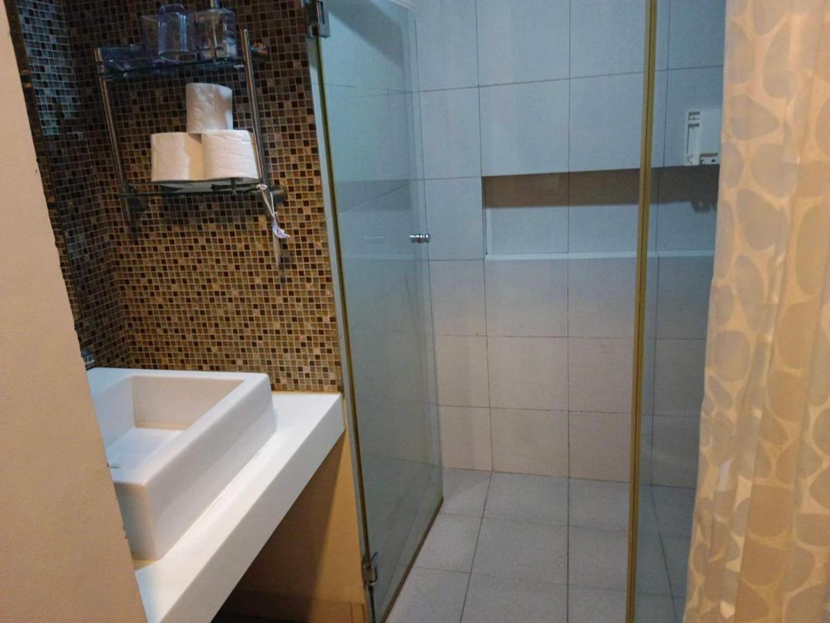 Pico Beach Front Condo Nasugbu Eksteriør billede