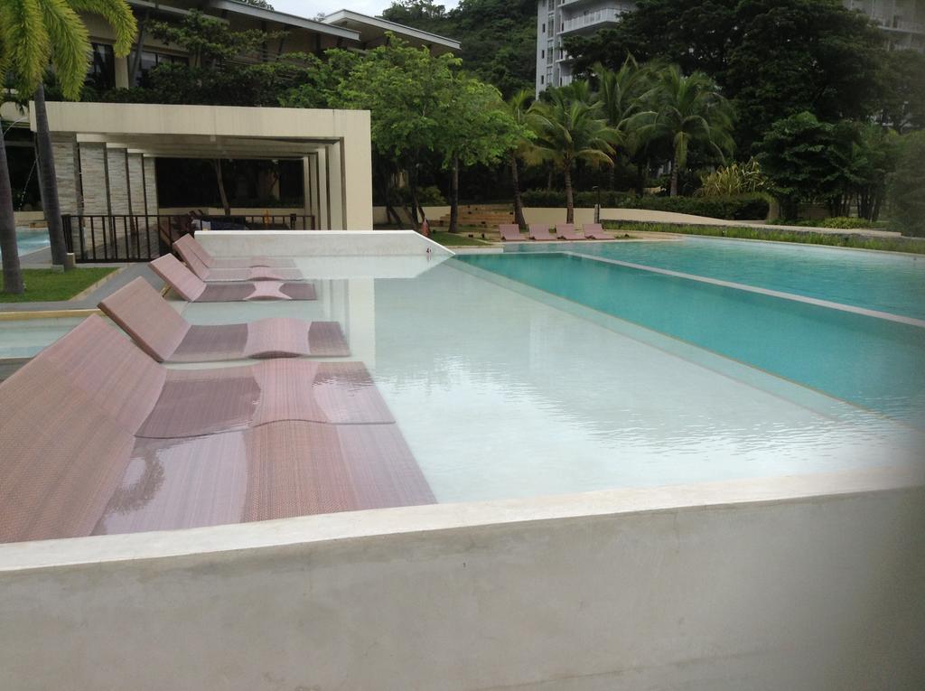 Pico Beach Front Condo Nasugbu Eksteriør billede